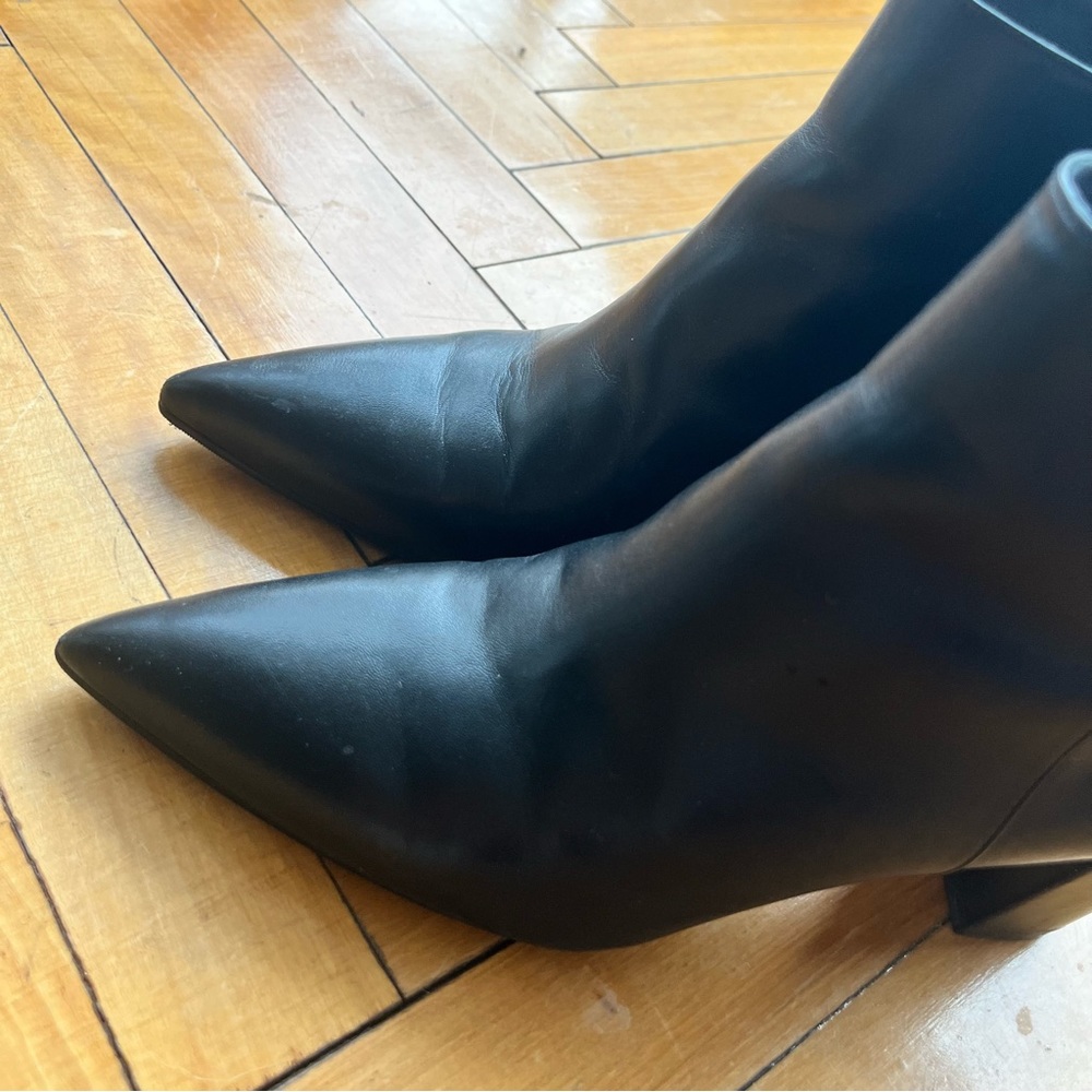 Stuart Weitzman Black Pointed Toe Heel Booties Si… - image 1